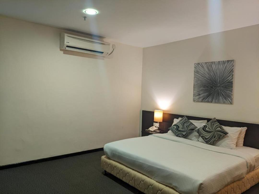 The View Hotel Segamat Dış mekan fotoğraf